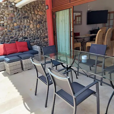 Vakantiehuis Casa Tauro Golf - Luxury With Sea View Las Palmas
